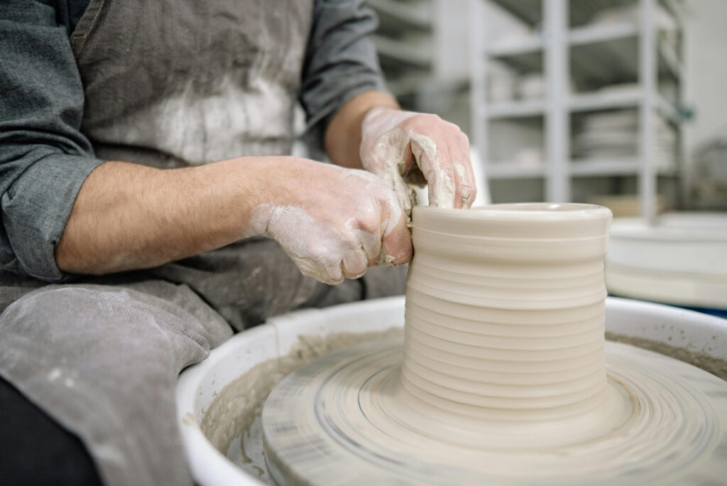 pottery classes throwing on the wheel
